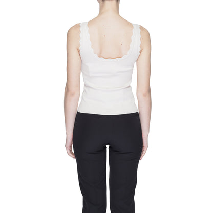 Jacqueline De Yong Canotta Donna